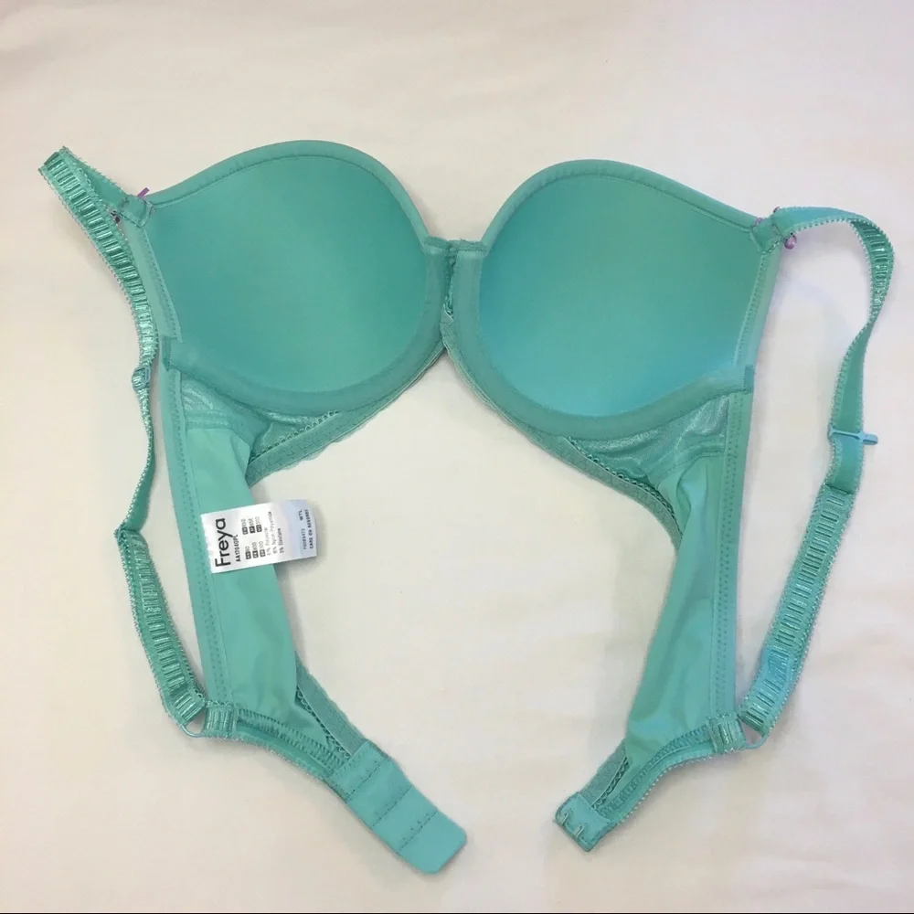 Freya Deco Vibe Underwire Convertible Plunge T-Shirt Bra, 30D - Picture 8 of 11